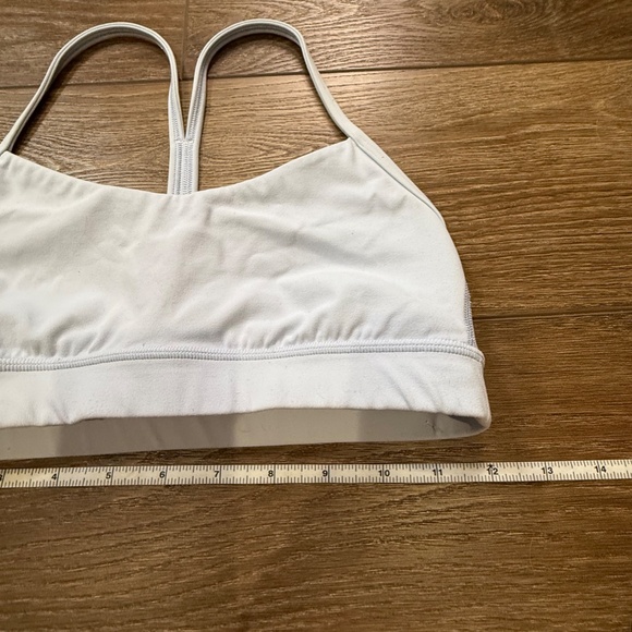 Lululemon Women's Flow Y Nulu Light Support Sports Bra, Size 6, Light Blue - Picture 5 of 9